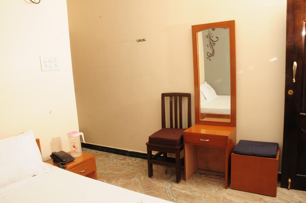 Hotel Rathnavel Towers Chennai Zimmer foto